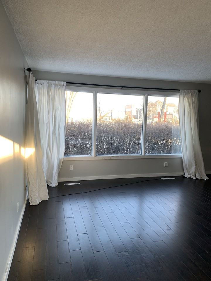 13107 137 Ave NW, Edmonton, AB T5L 4C4, Canada 2 unit Rentals Zumper