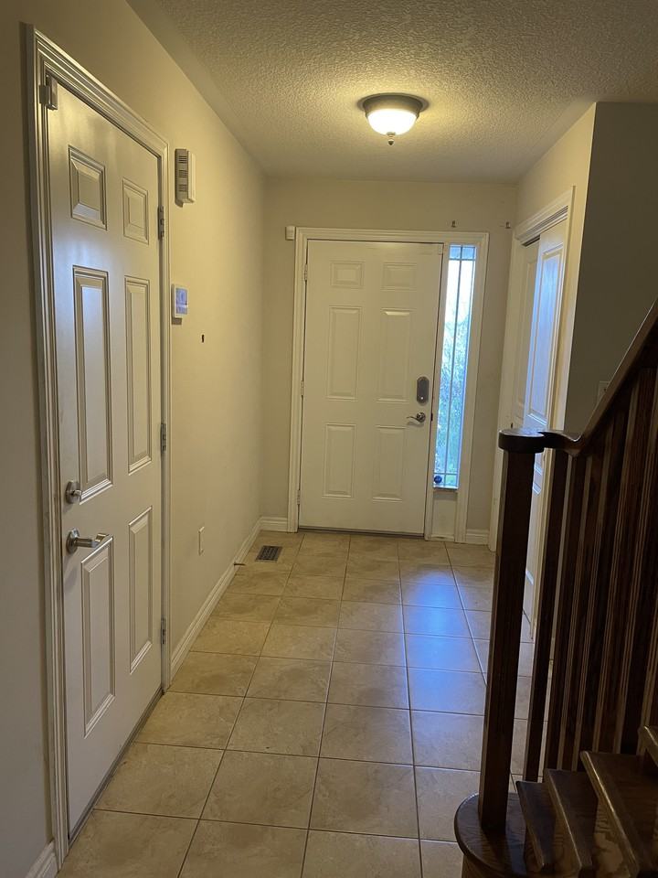 56 Charleswood Crescent - Photo 3 of 29