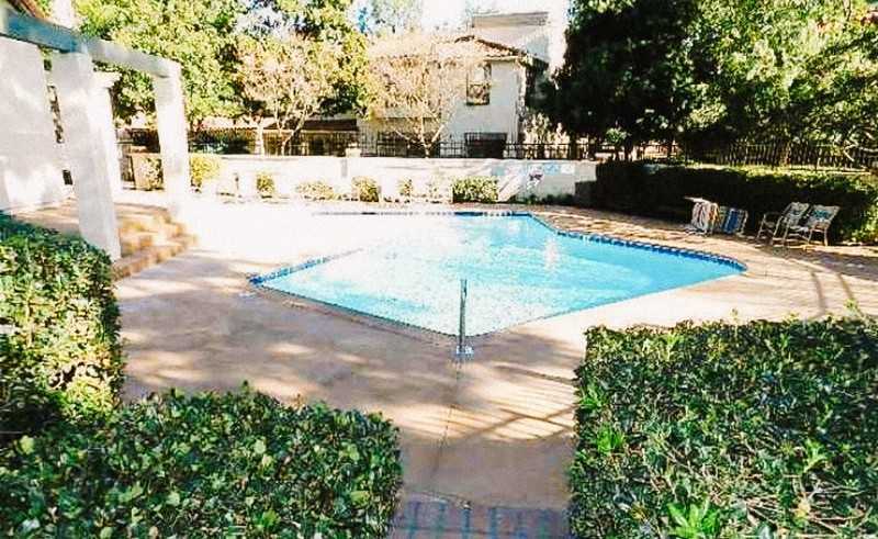 8167 Vineyard Avenue - Photo 5 of 50