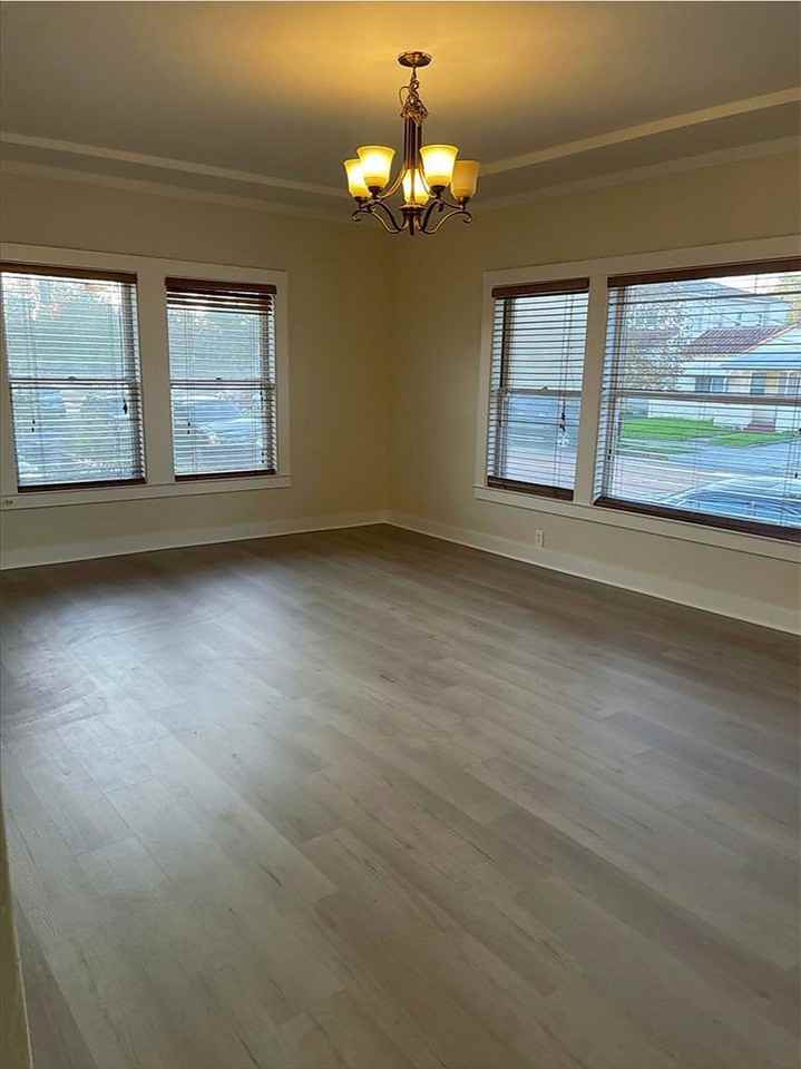 540 East Empire Street - Photo 3 of 5