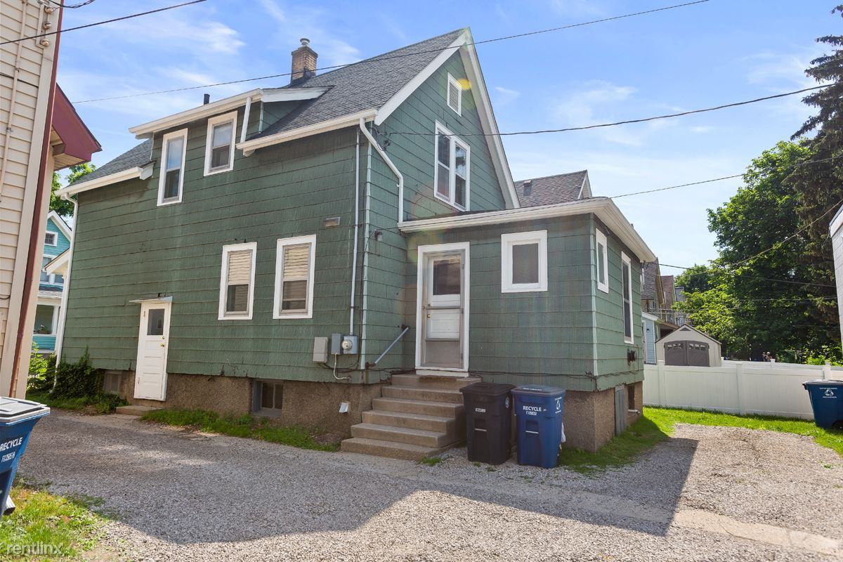 123 Adams Ave - Photo 2 of 31