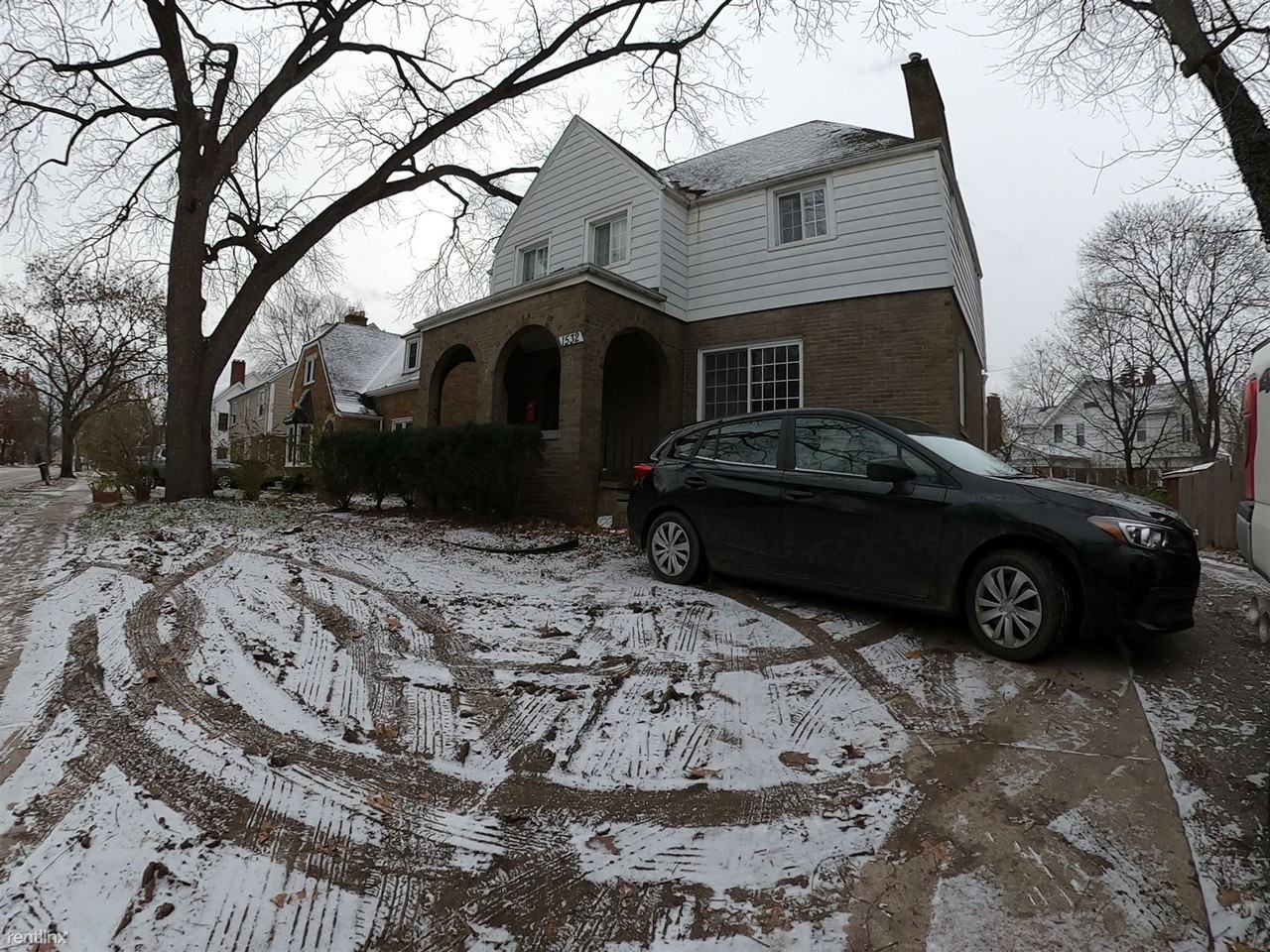 1532 Packard St - Photo 2 of 4