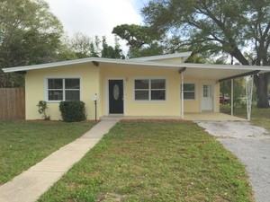 565 Northwest Blvd N - Photo 2 of 10