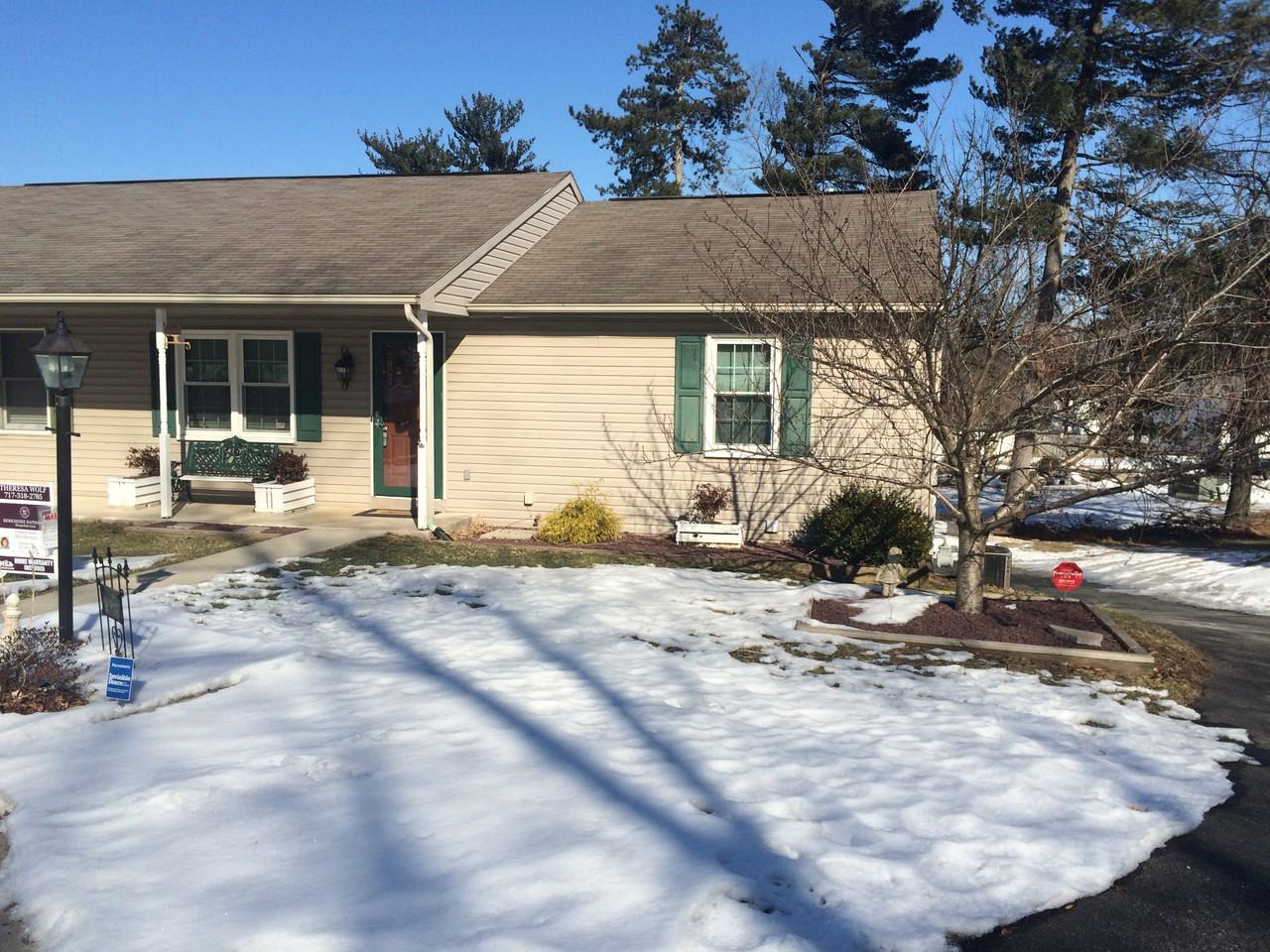 25 Hemlock Ct - Photo 2 of 17