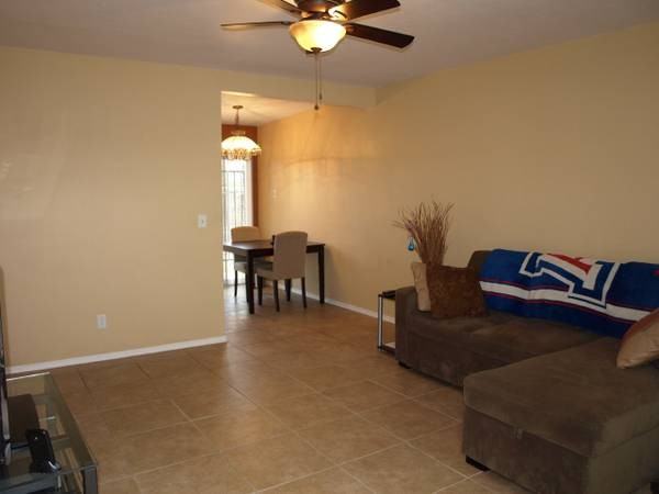 319 E Lester St - Photo 2 of 15