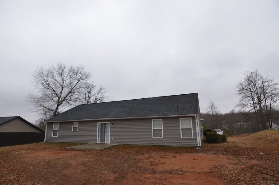 105 Redcoat Ct - Photo 3 of 20