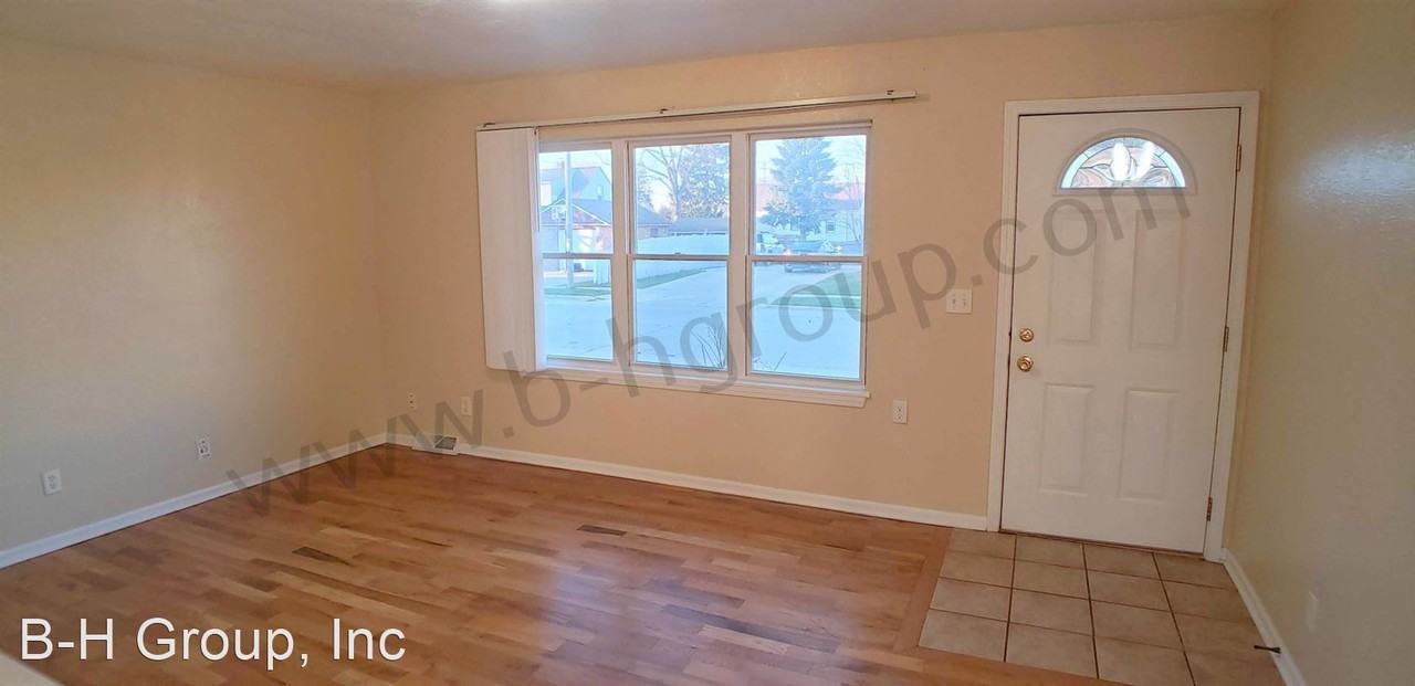 2709 48th St - Photo 2 of 25