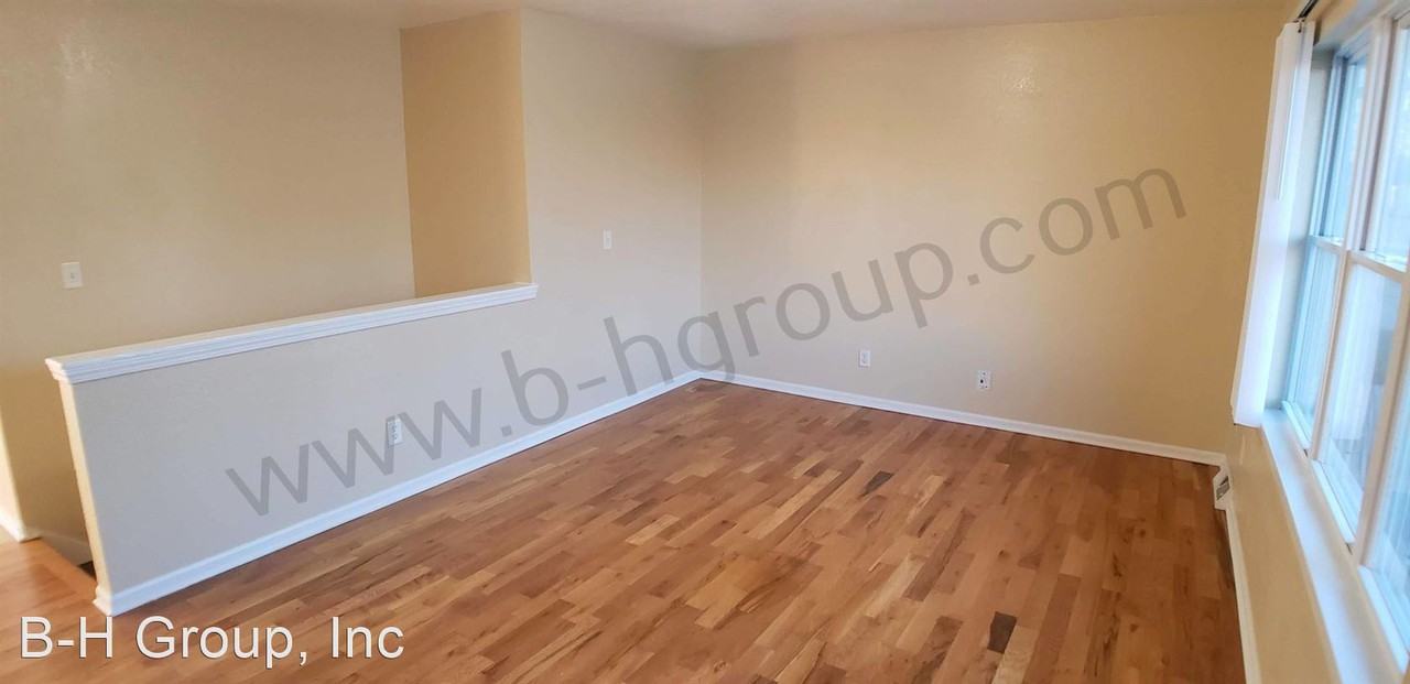 2709 48th St - Photo 3 of 25