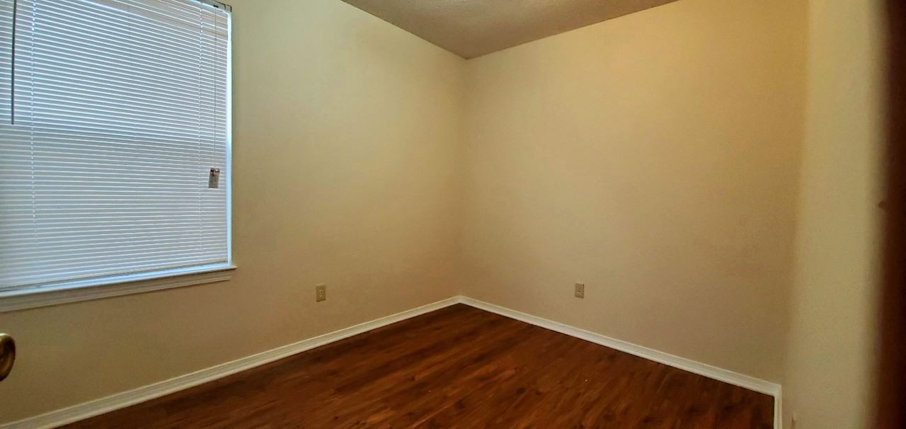 425 Pine Crescent Way - Photo 7 of 11