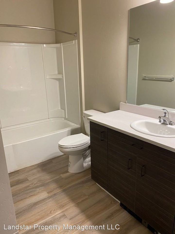 70/72 Glenwood Drive - Photo 2 of 9