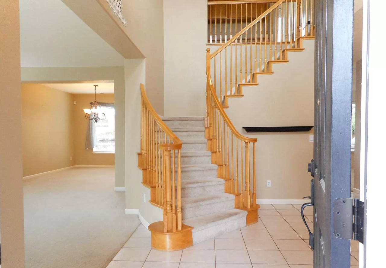 3452 Eagle Rock Loop - Photo 2 of 12