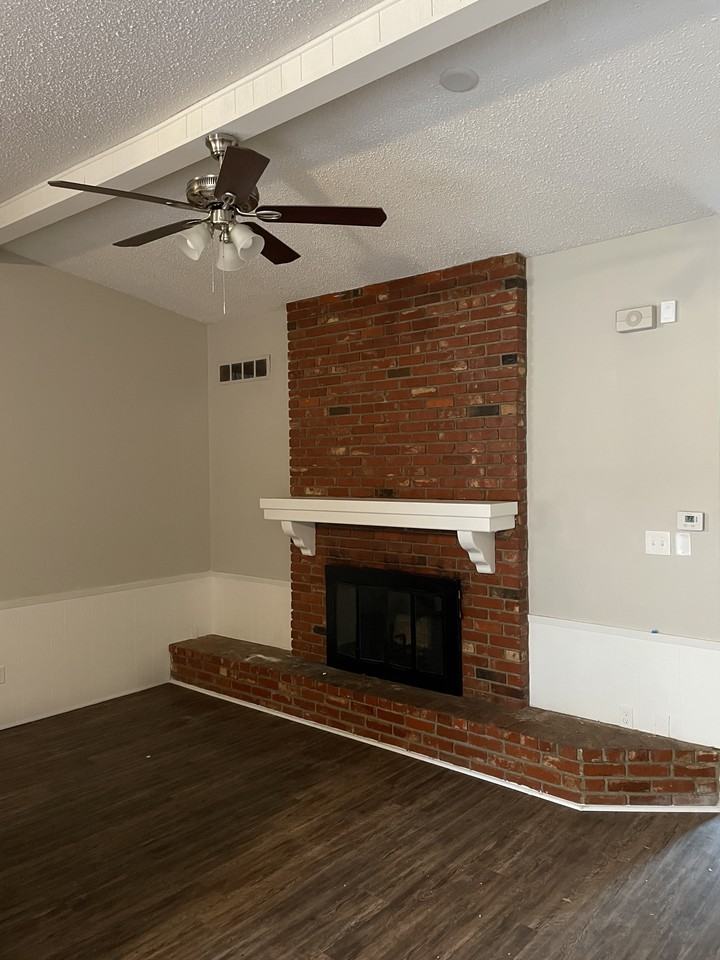 5104 Nw 27th St - Photo 3 of 13