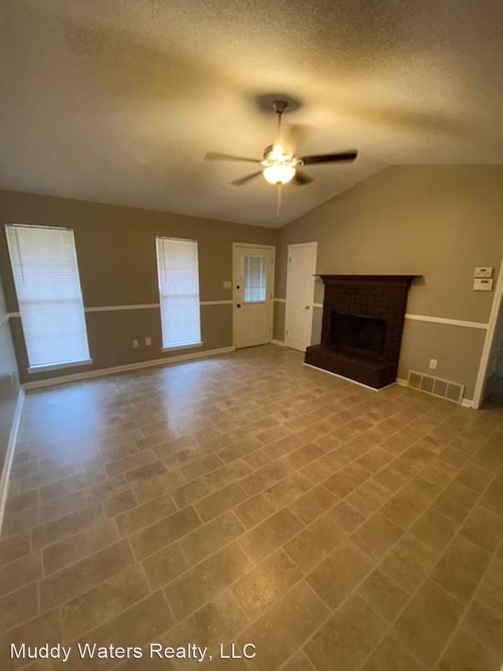 6571 Ashland Dr - Photo 3 of 13