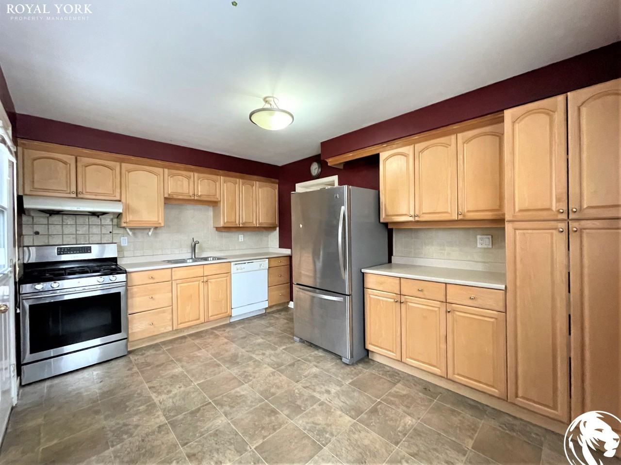 215 Jeffcoat Dr #1 - Photo 2 of 21