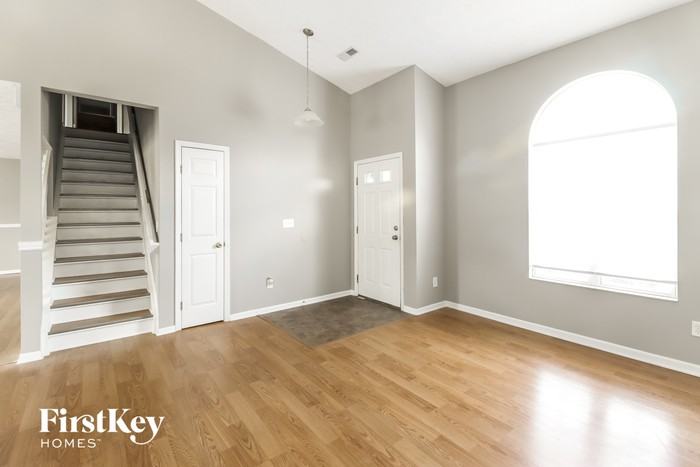 260 Fairborn Dr - Photo 3 of 15