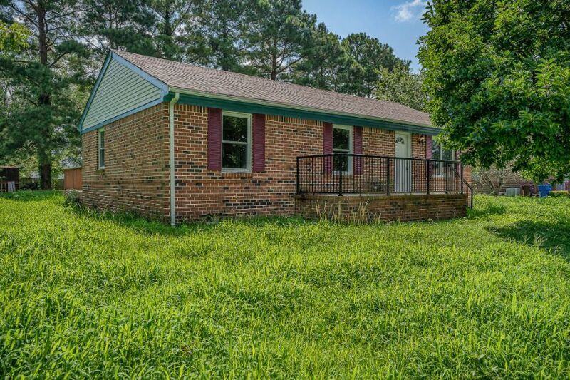 809 Grandy Rd - Photo 2 of 18