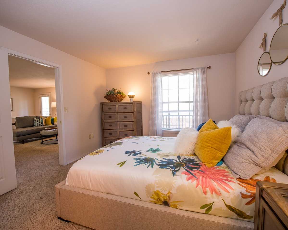 Newport Wichita Apts. - Photo 2 of 9