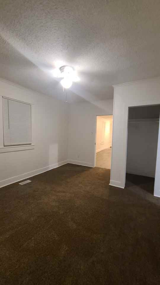 1800 Nw Fillmore St - Photo 3 of 9