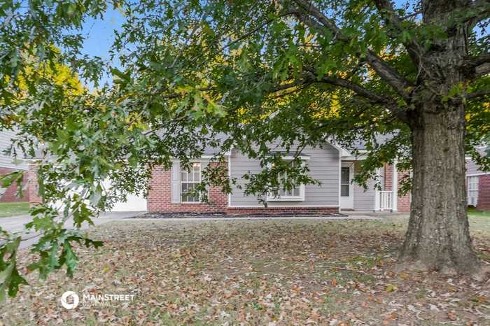 7644 Woodshire Dr - Photo 2 of 17