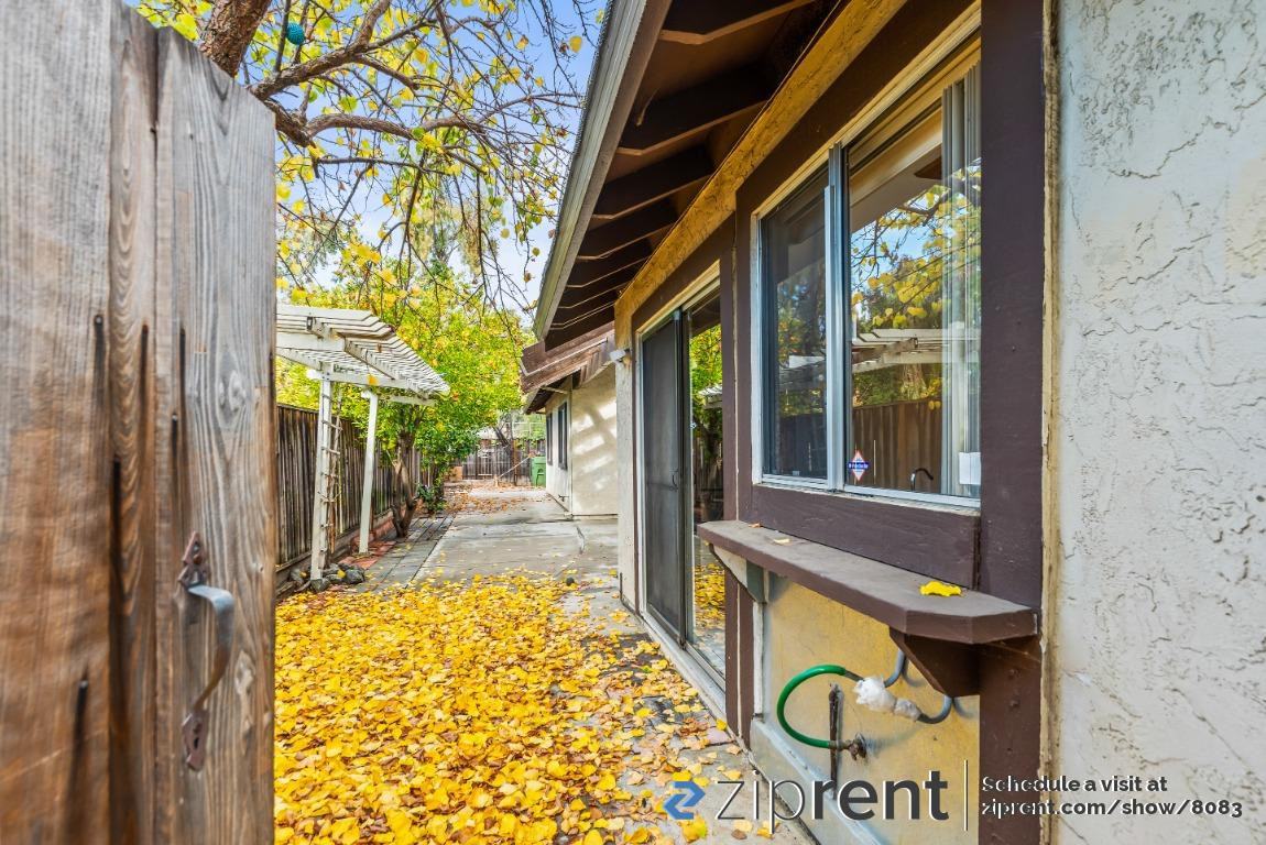 2614 Mabury Sq - Photo 3 of 20