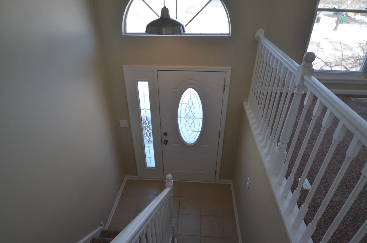 9319 Hunter Ct - Photo 2 of 11