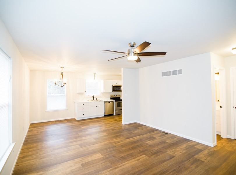 5406 Deer Valley Dr #D - Photo 4 of 10