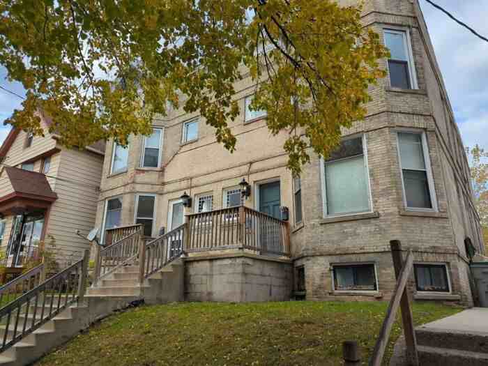 1024 E Pearson St #2