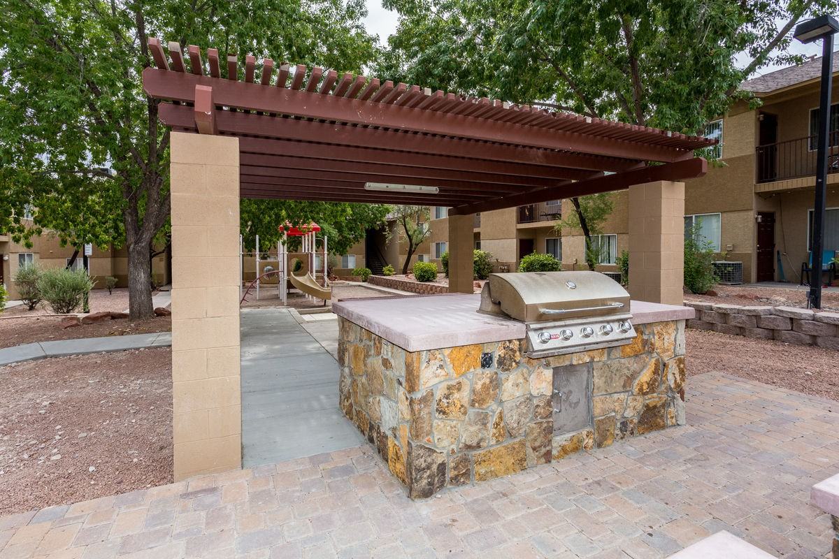 Courtside Apartments - Photo 7 of 34