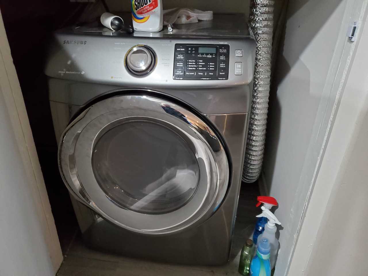 111 Glen Albert Drive - Photo 2 of 9