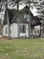featured image of 1908 Roblyn Ave #1