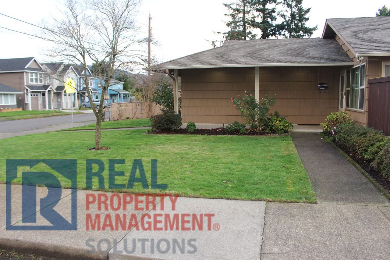 6605 Se 91st Ave - Photo 2 of 41