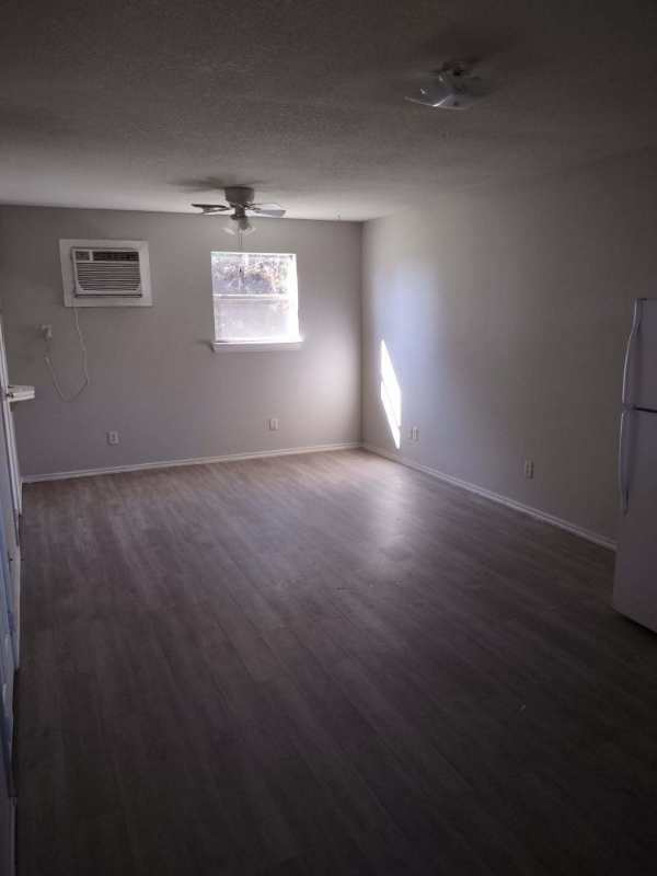 1976 Quality Blvd #12 - Photo 7 of 8