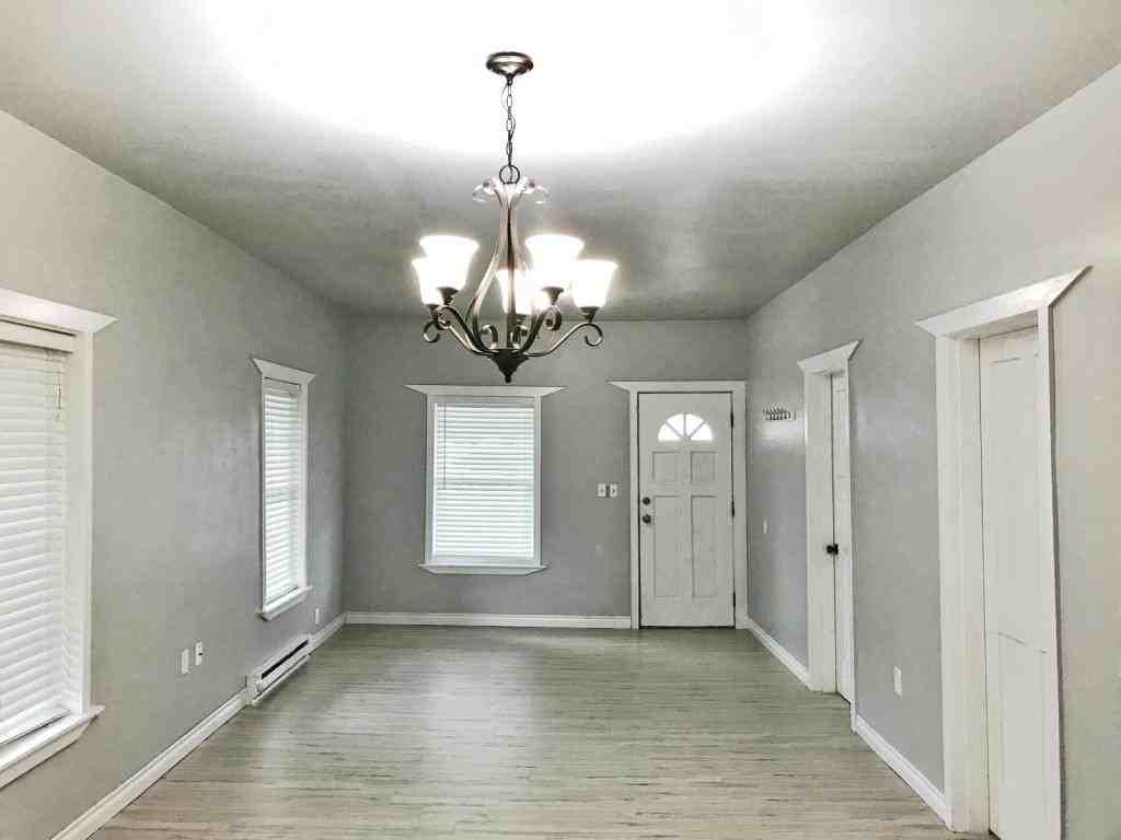 325 W Simpson Ave - Photo 3 of 14