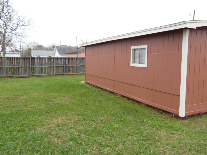 118 Robinson Rd - Photo 3 of 28