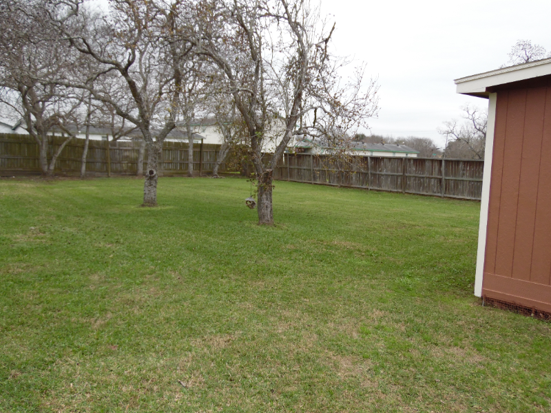 118 Robinson Rd - Photo 7 of 28