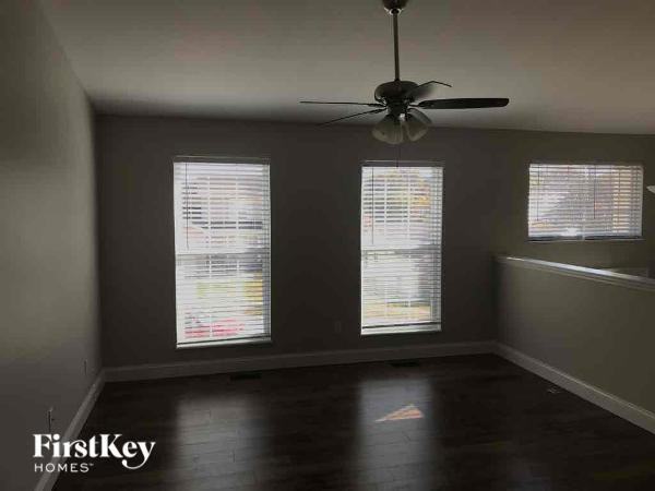 2147 San Simeon Dr - Photo 2 of 10