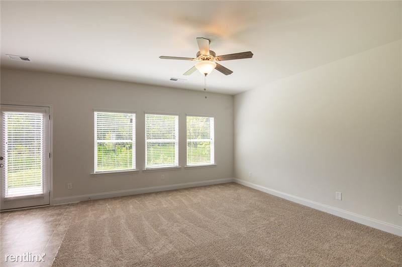 111 Village Way Sw - Photo 2 of 24