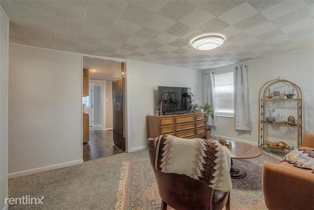 7 Nw 88th St - Photo 2 of 29