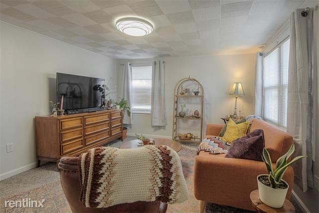 7 Nw 88th St - Photo 3 of 29