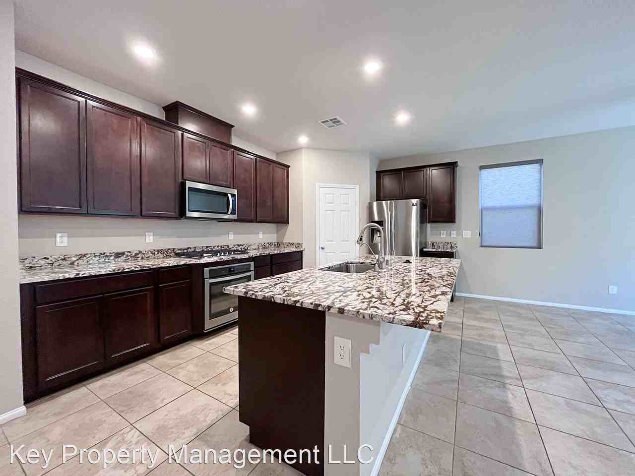5587 Lushan St - Photo 3 of 25