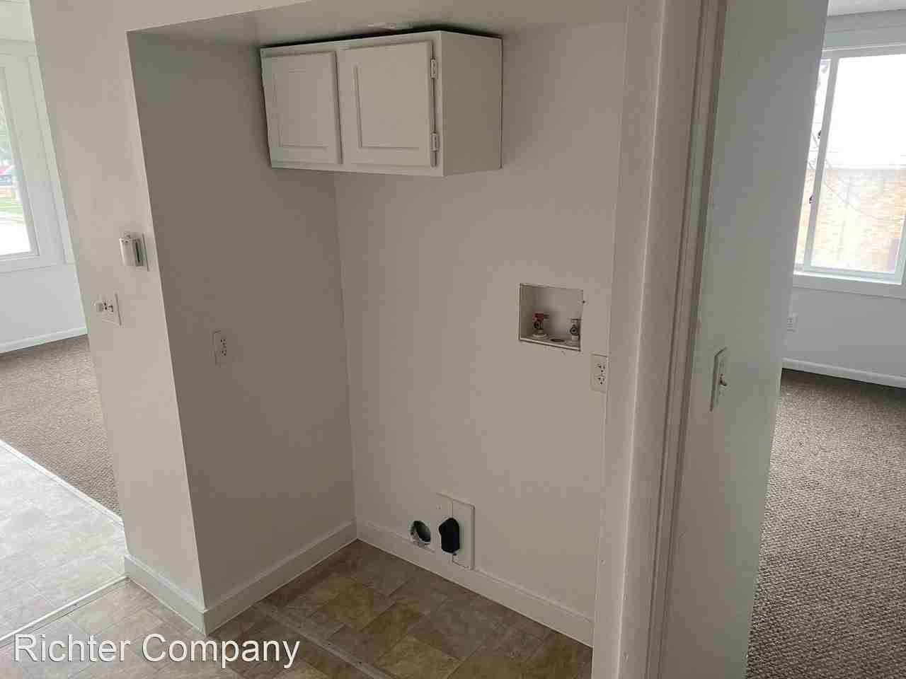 6 S Main Street NE - Photo 3 of 5