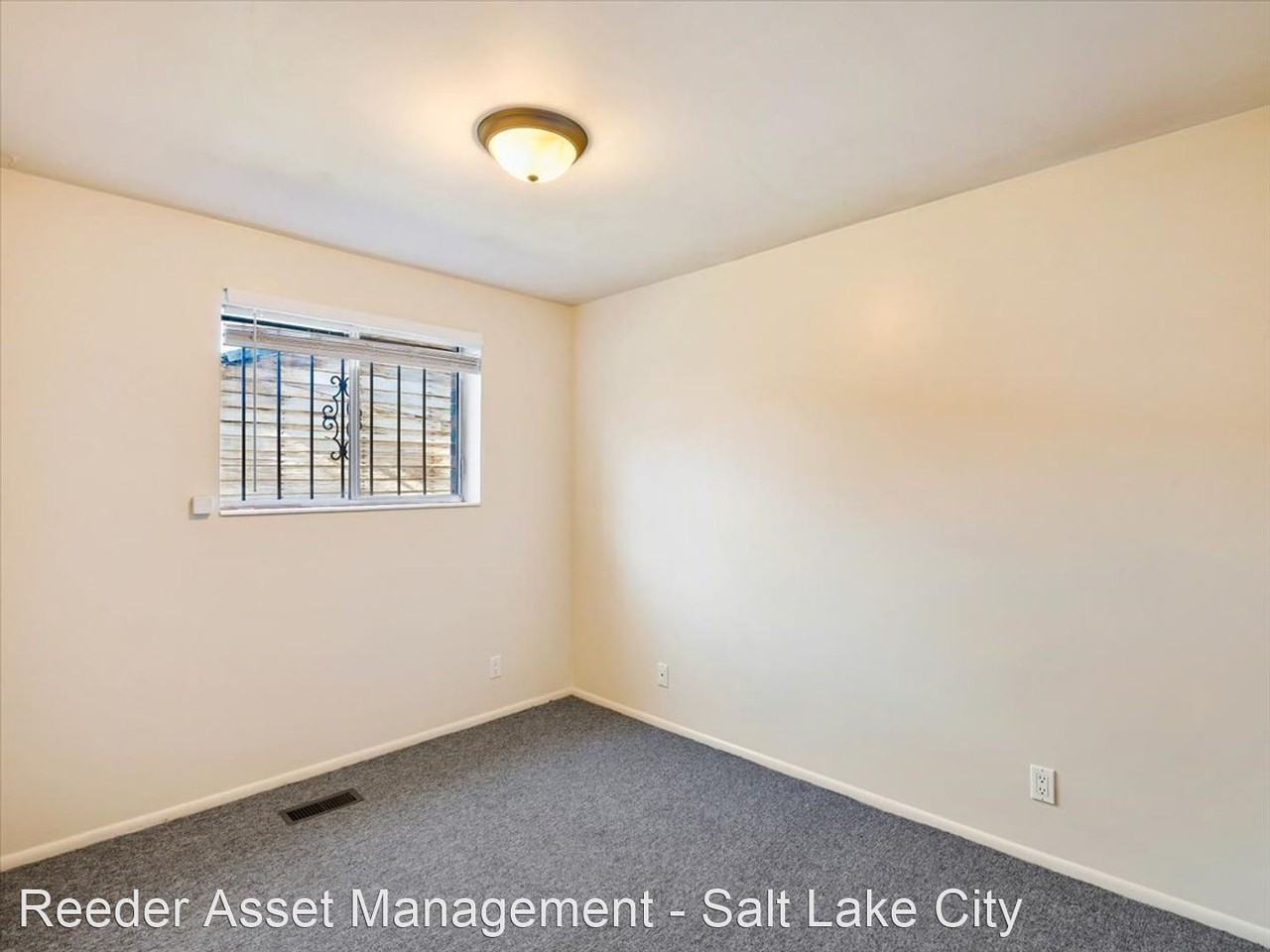 1049 Crandall AVE - Photo 2 of 21