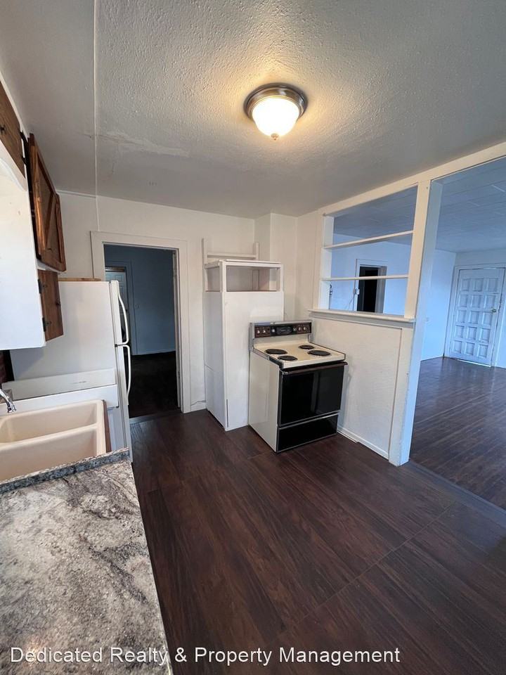 2802-2804 S. 1st Street - Photo 3 of 10