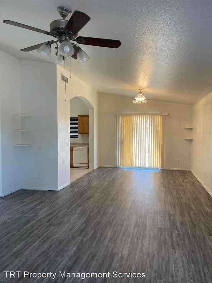 5604 S Acacia Ridge Dr - Photo 2 of 8