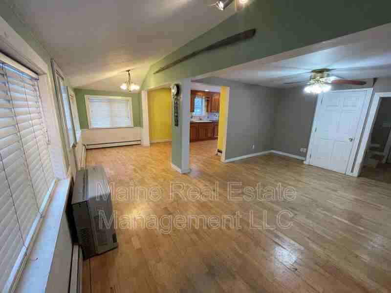 155 Pleasant St - Photo 3 of 13