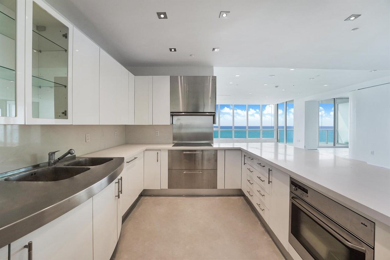 Ocean Dr & South Pointe Dr - Photo 3 of 10