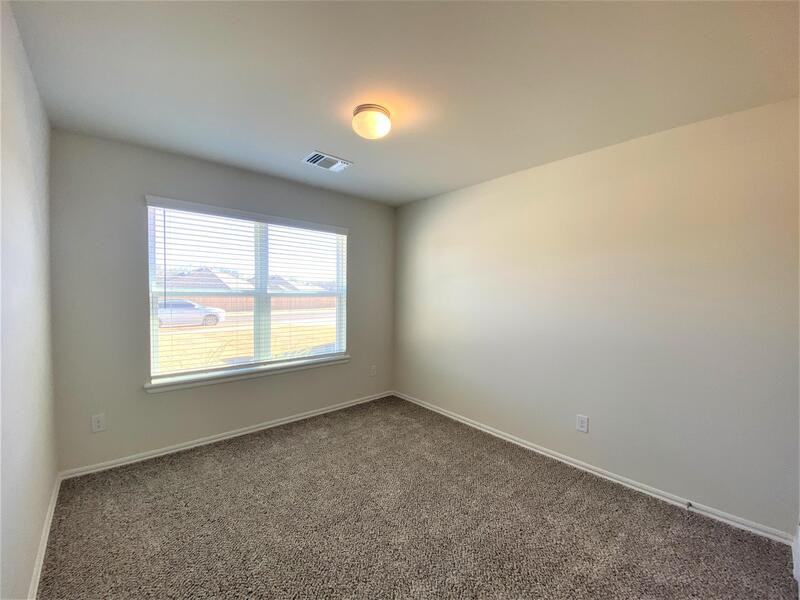 204 Tuscany Cir - Photo 3 of 18