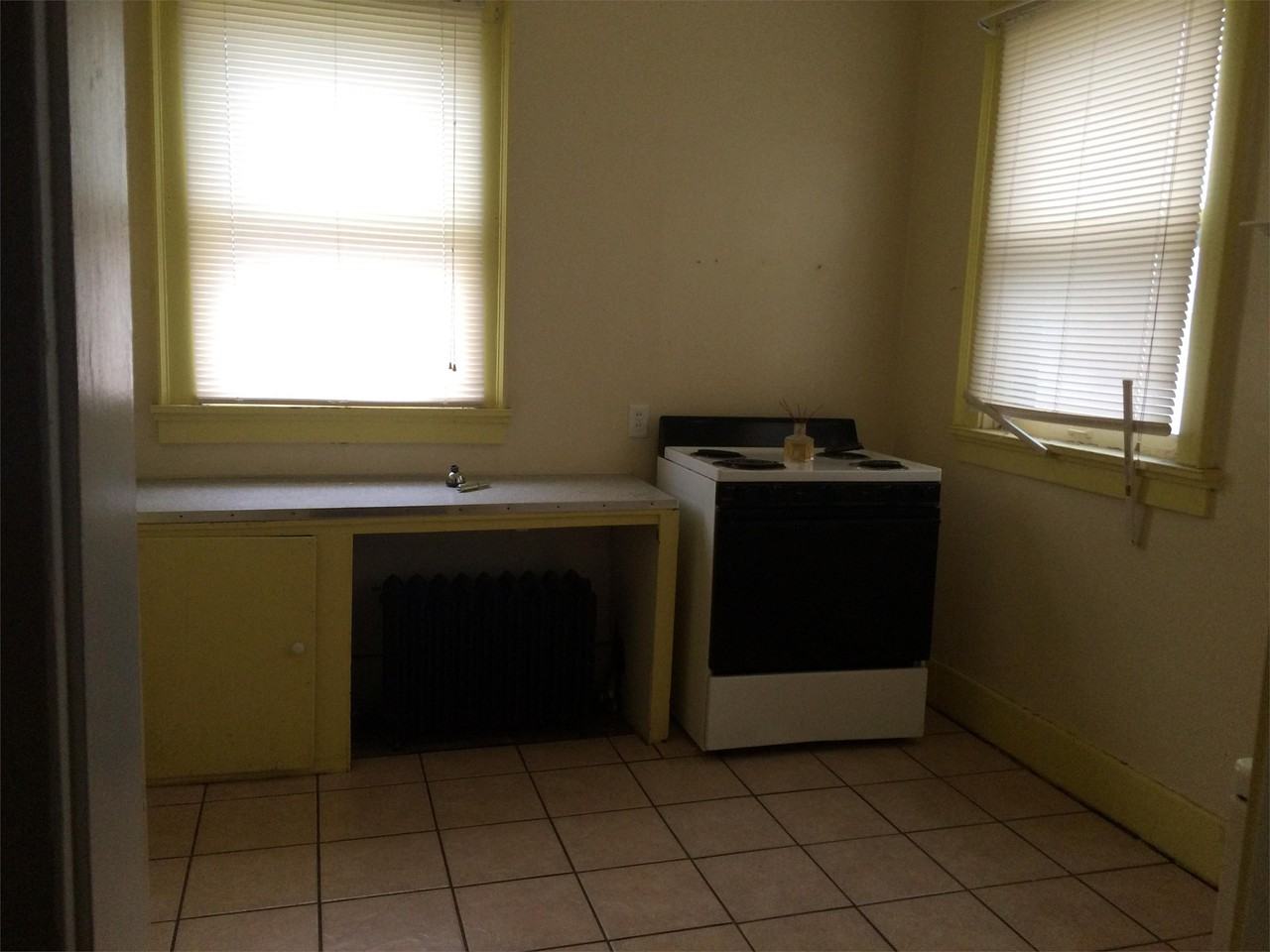 130 Leland Ave - Photo 5 of 13