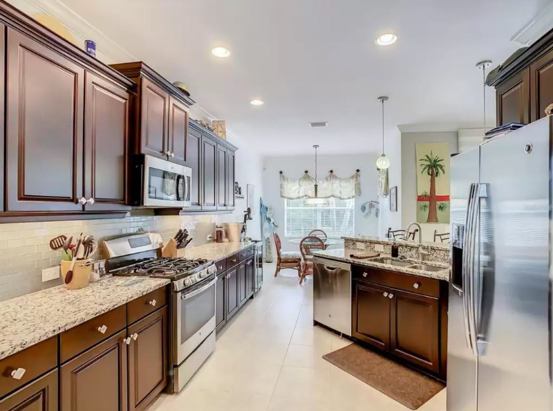 12131 Stuart Dr - Photo 3 of 15