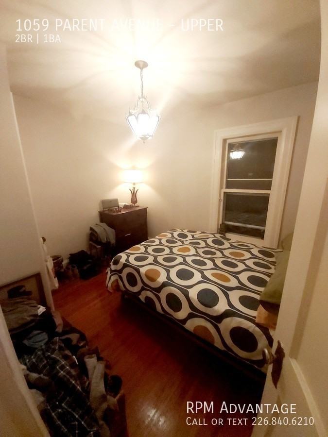 1057 Parent Avenue - Photo 4 of 10